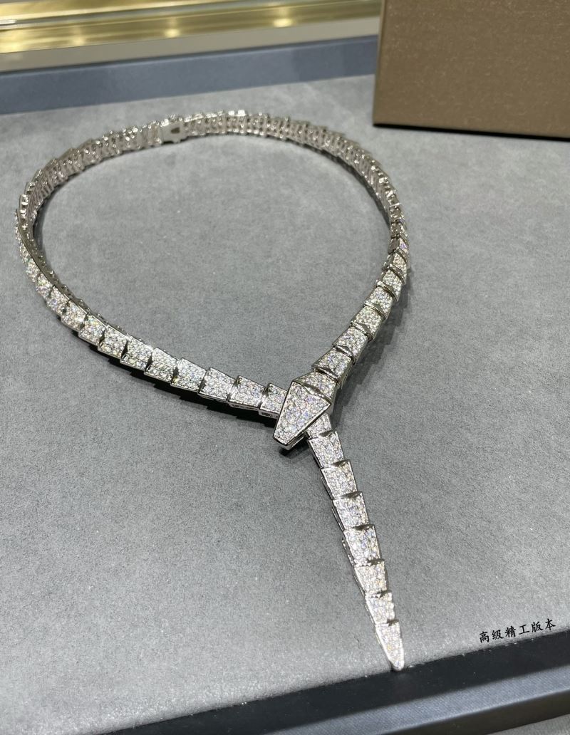 Bv1g*ai necklaces
